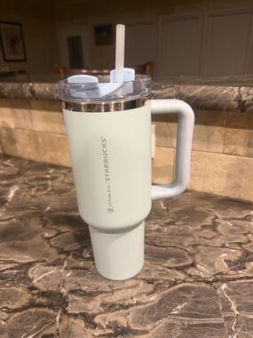 Stanley Cup - Light Blue 40oz